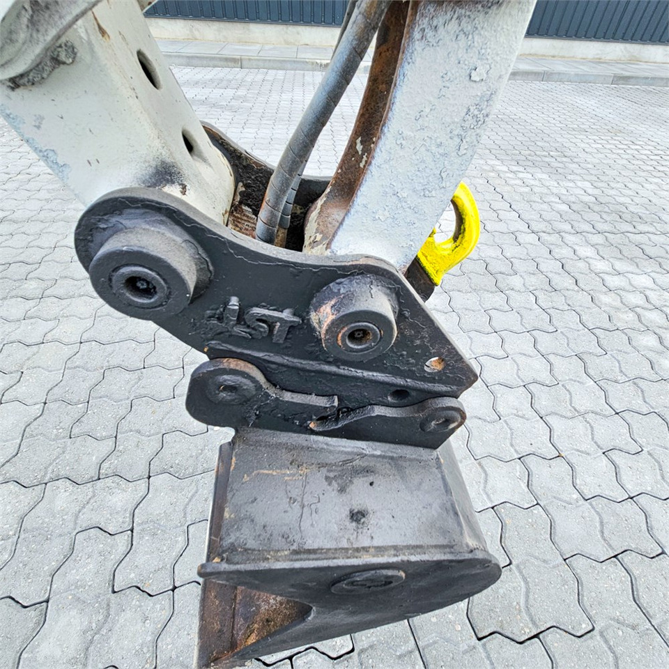 Mini excavator Takeuchi TB216: picture 21