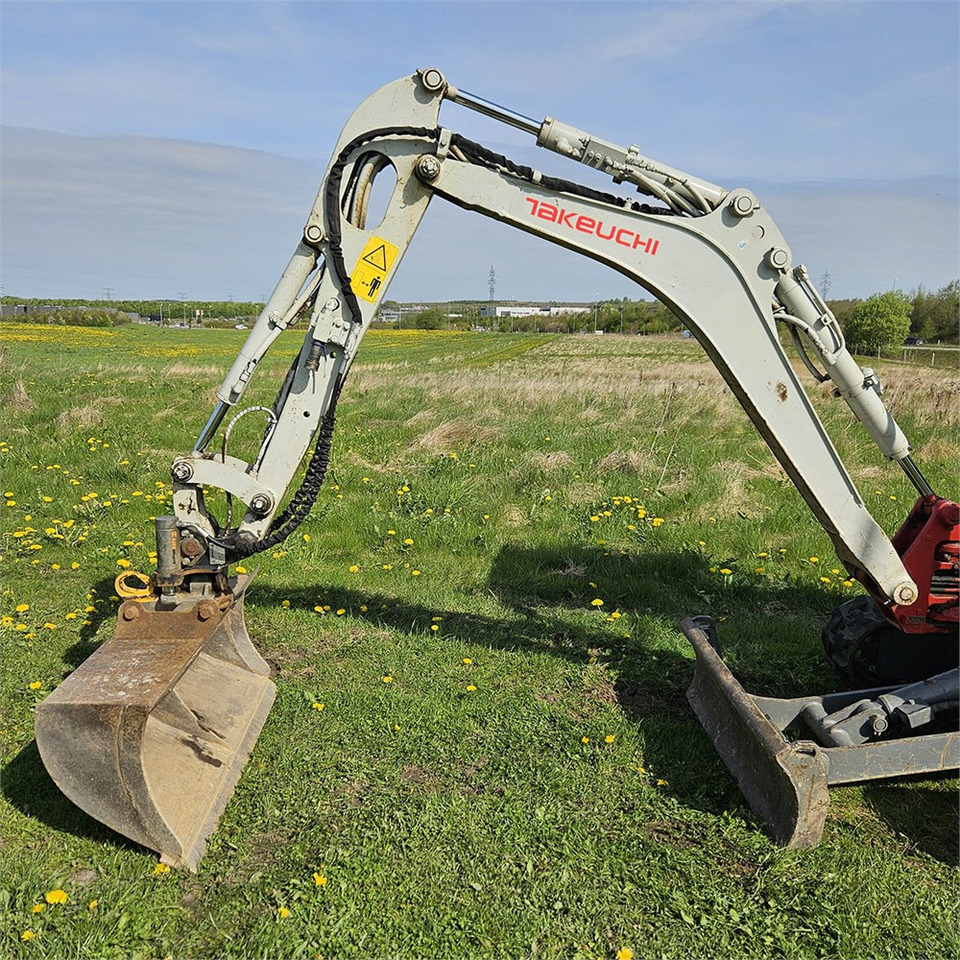 Mini excavator Takeuchi TB216: picture 24