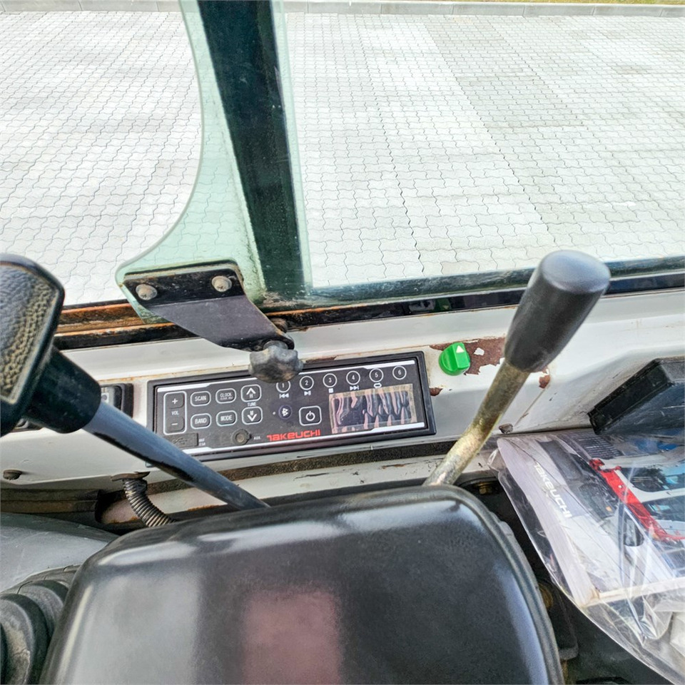 Mini excavator Takeuchi TB216: picture 13