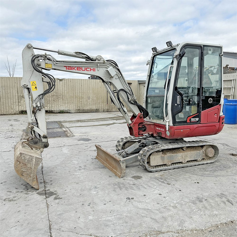Takeuchi TB230 - Mini excavator: picture 1 Takeuchi TB230 - Mini excavator: picture 1