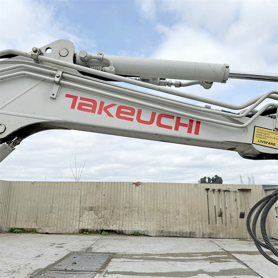 Mini excavator Takeuchi TB230: picture 25
