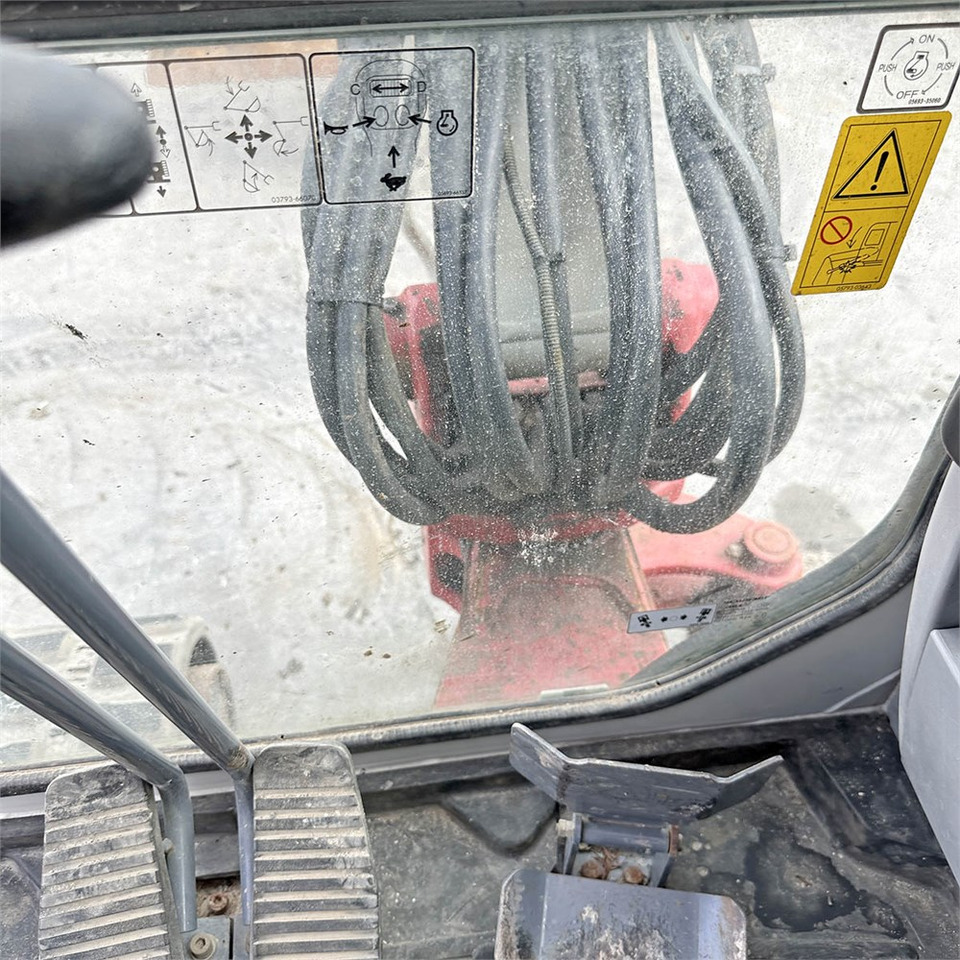 Mini excavator Takeuchi TB230: picture 21
