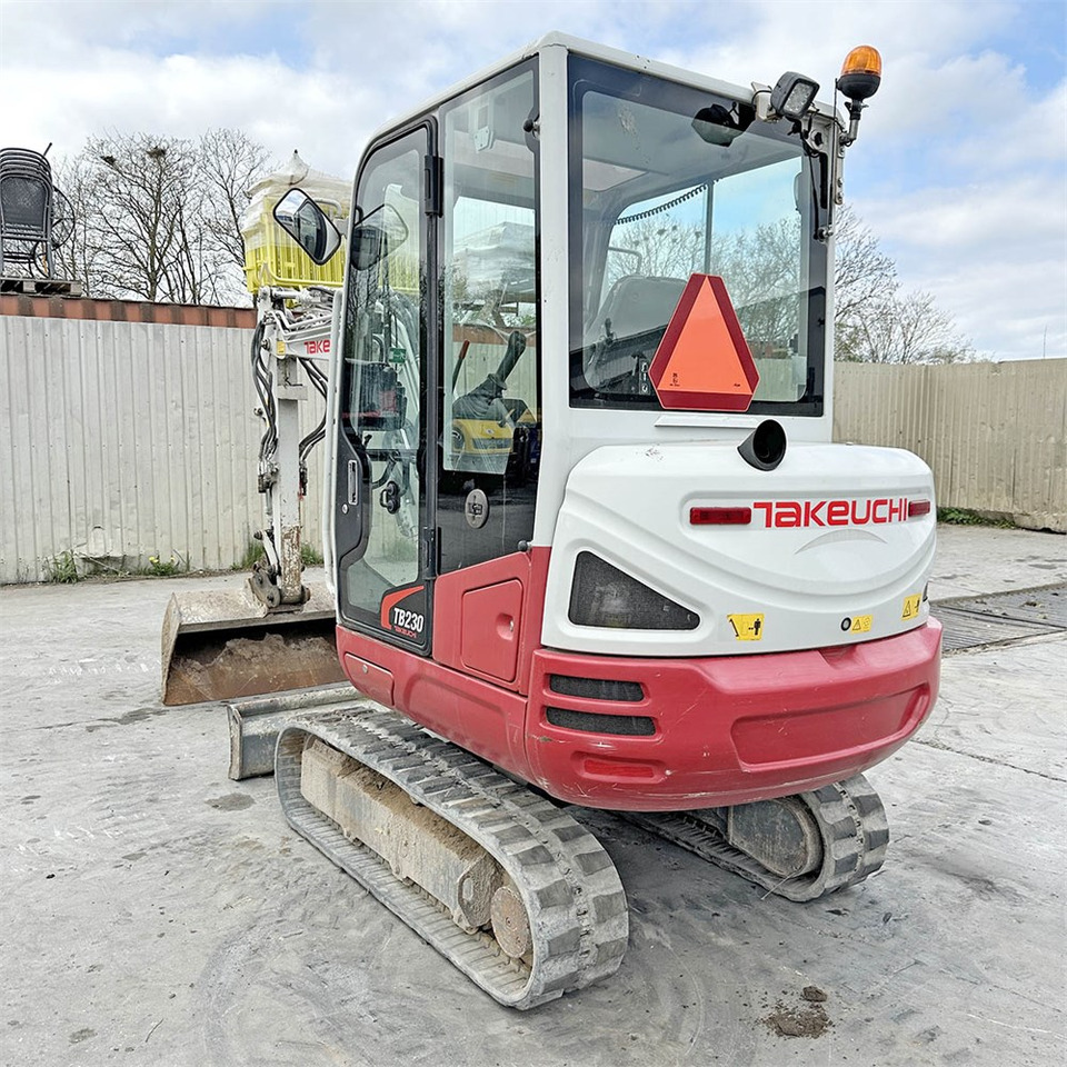 Takeuchi TB230 - Mini excavator: picture 4 Takeuchi TB230 - Mini excavator: picture 4