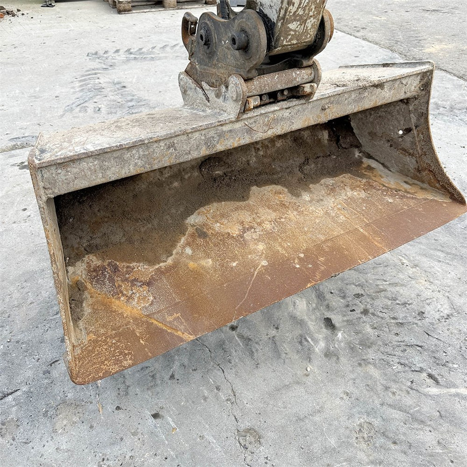 Mini excavator Takeuchi TB230: picture 30