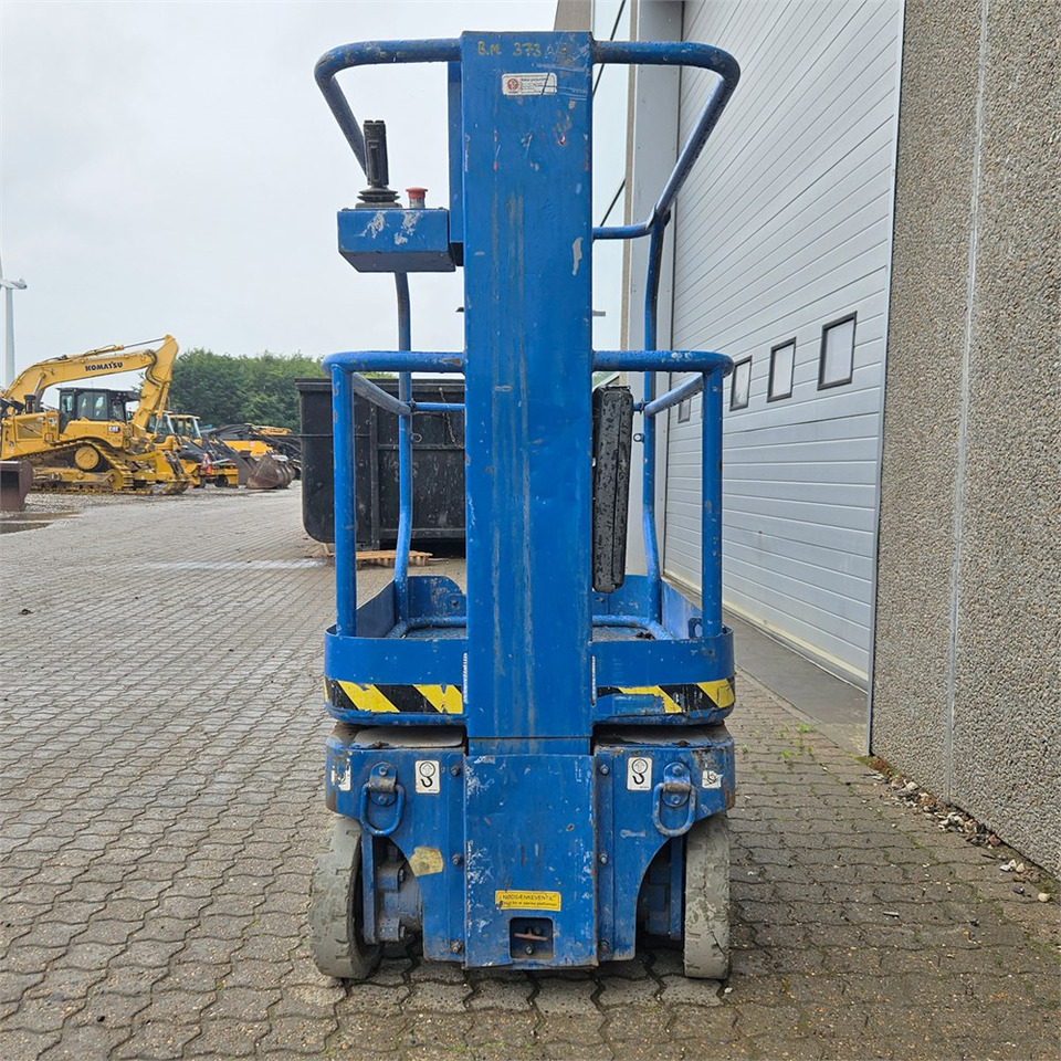 UpRight TM12 - Scissor lift: picture 5 UpRight TM12 - Scissor lift: picture 5