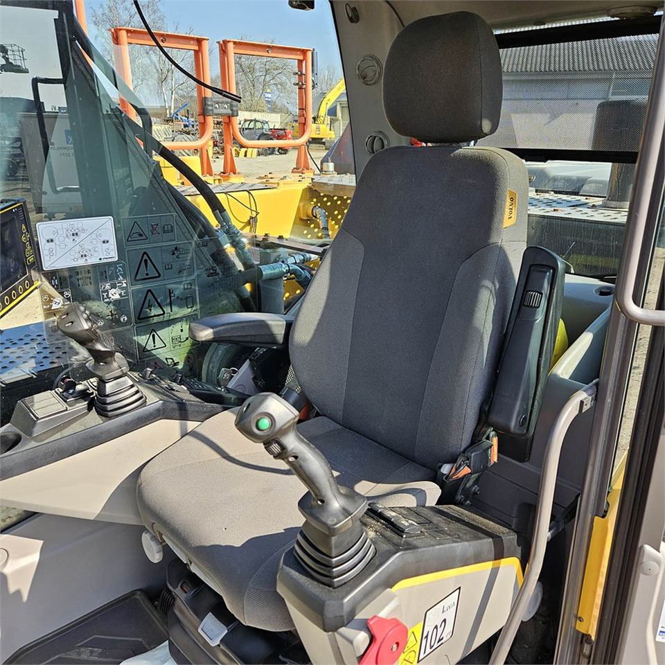 Crawler excavator Volvo EC200 EL: picture 11