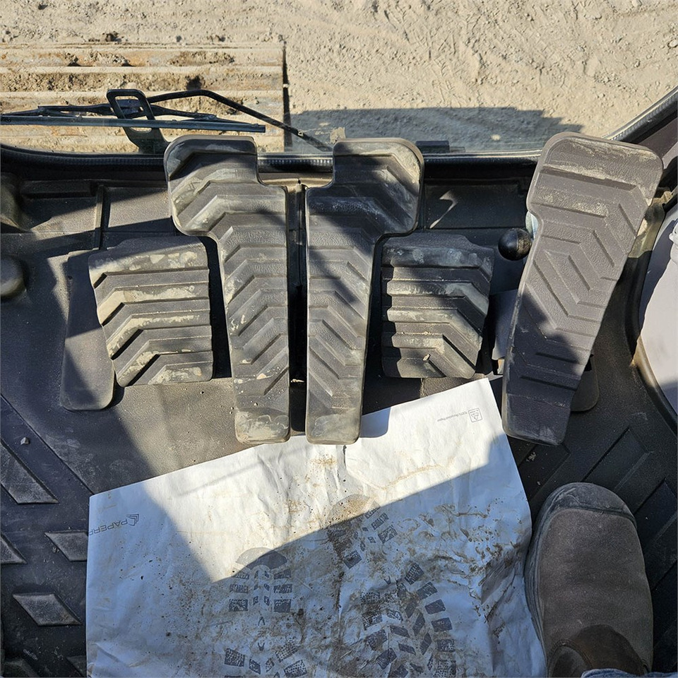 Crawler excavator Volvo EC200 EL: picture 19