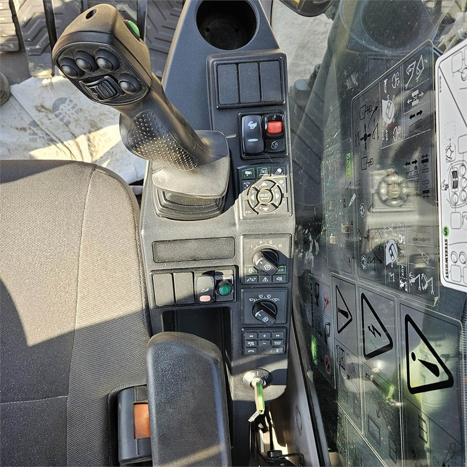 Crawler excavator Volvo EC200 EL: picture 14