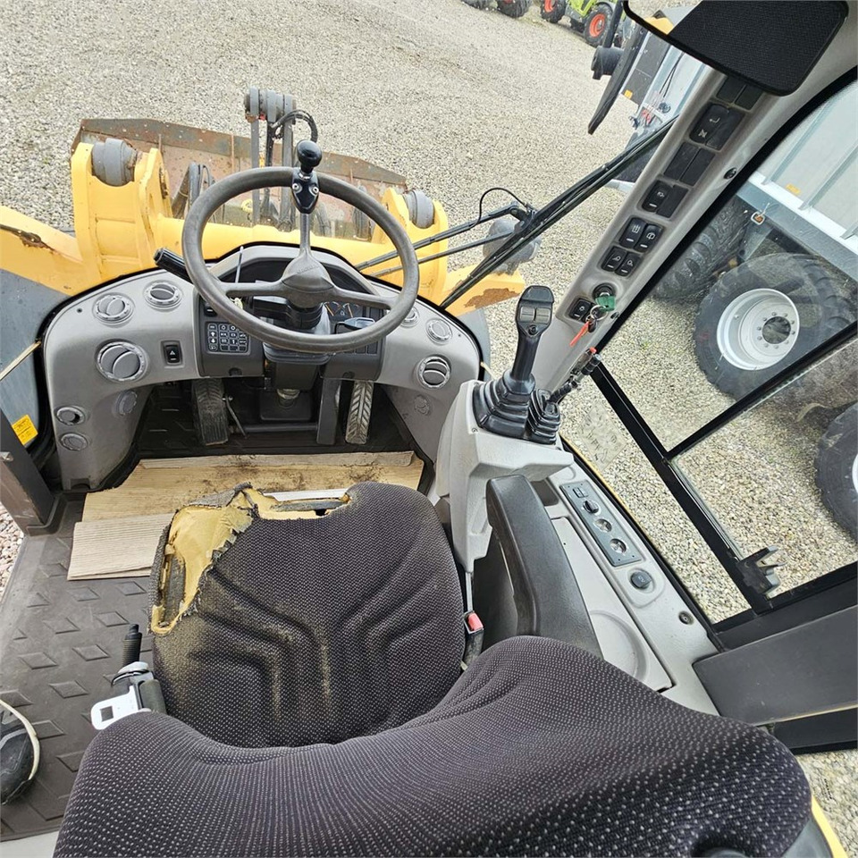 Wheel loader Volvo L45F-TP: picture 18