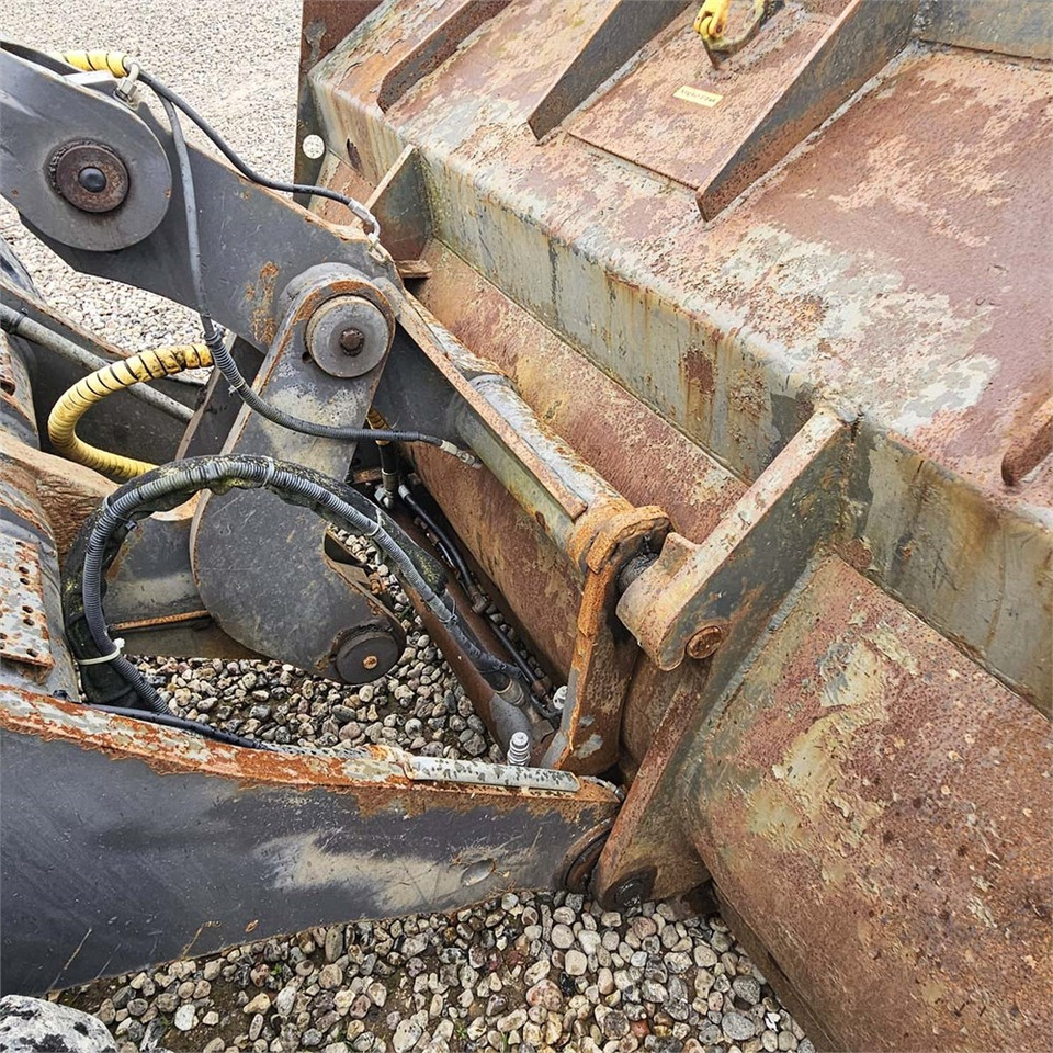 Wheel loader Volvo L45F-TP: picture 40