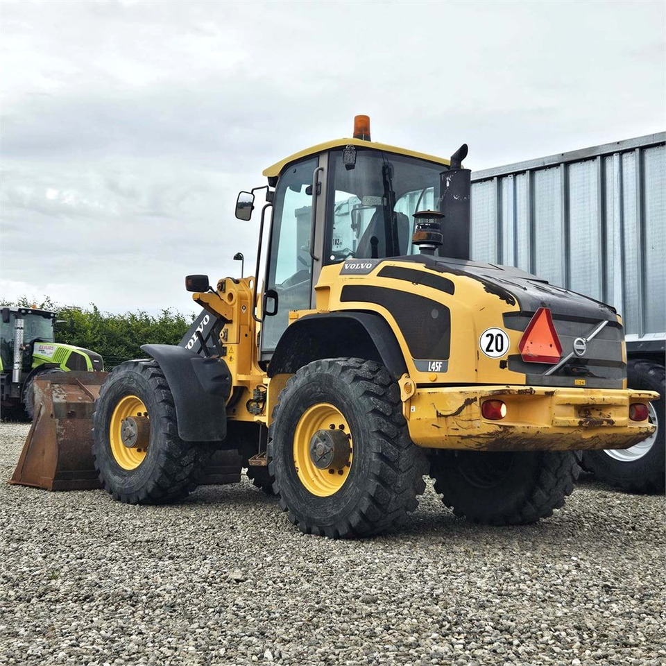 Wheel loader Volvo L45F-TP: picture 10