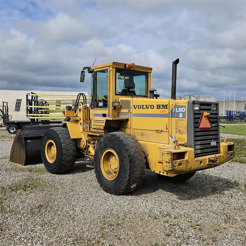 Volvo L90 B - Wheel loader: picture 3 Volvo L90 B - Wheel loader: picture 3
