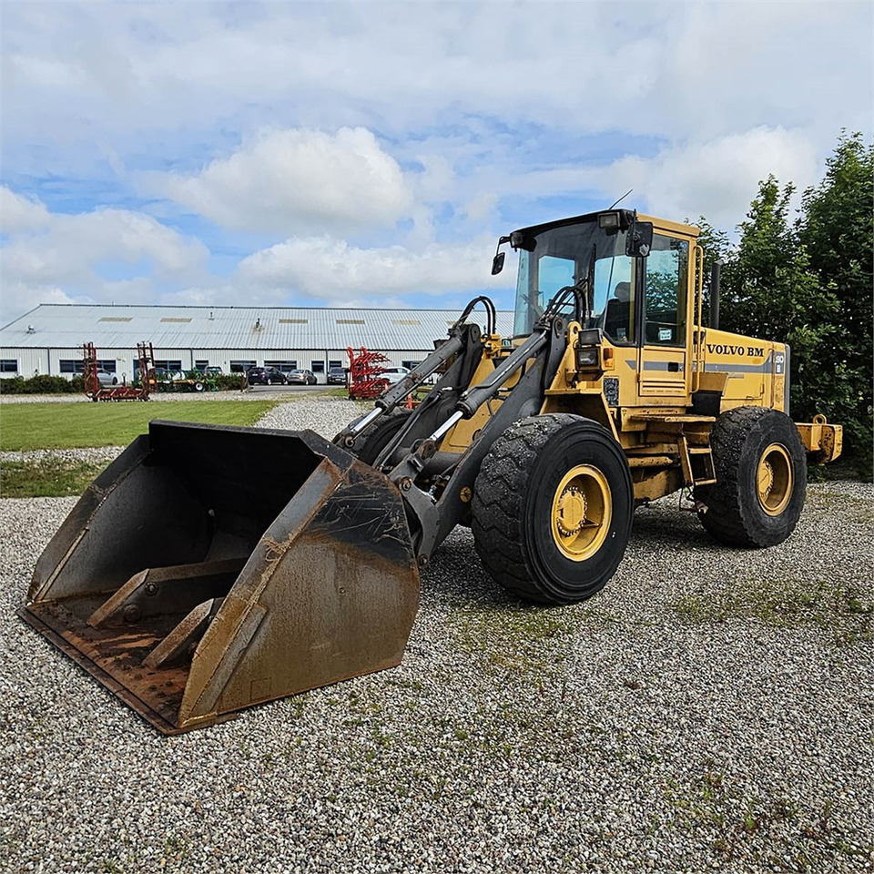 Volvo L90 B - Wheel loader: picture 1 Volvo L90 B - Wheel loader: picture 1