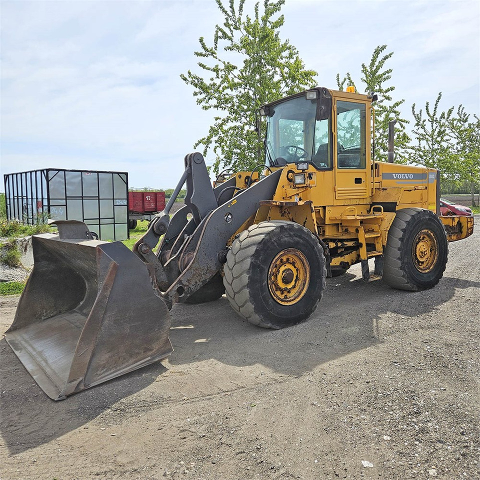 Volvo L90C - Wheel loader: picture 1 Volvo L90C - Wheel loader: picture 1