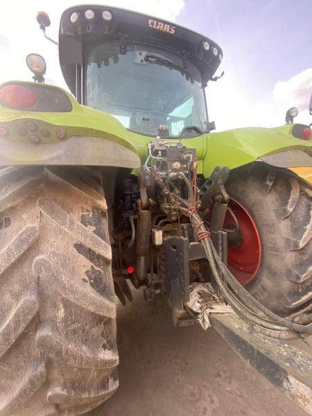Farm tractor Claas Axion 800: picture 7