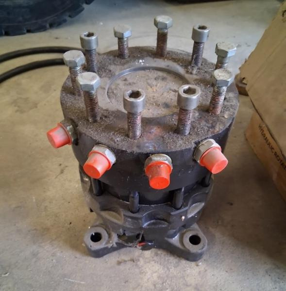 MORIN M1 - Grapple for Construction machinery: picture 2 MORIN M1 - Grapple for Construction machinery: picture 2