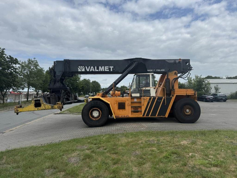Kalmar Valmet RSD4118-4TL - Reach stacker: picture 3 Kalmar Valmet RSD4118-4TL - Reach stacker: picture 3