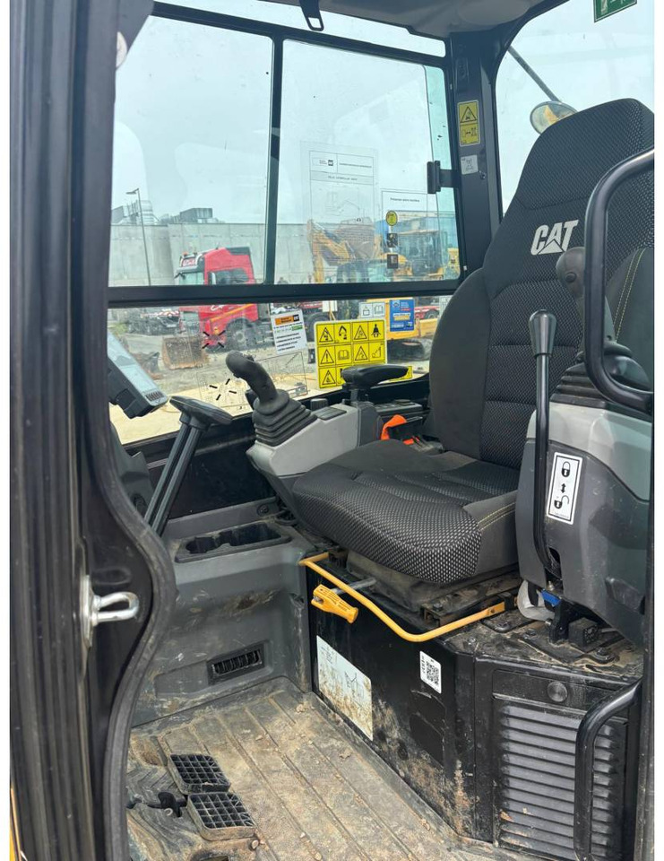 Crawler excavator CAT 305: picture 22