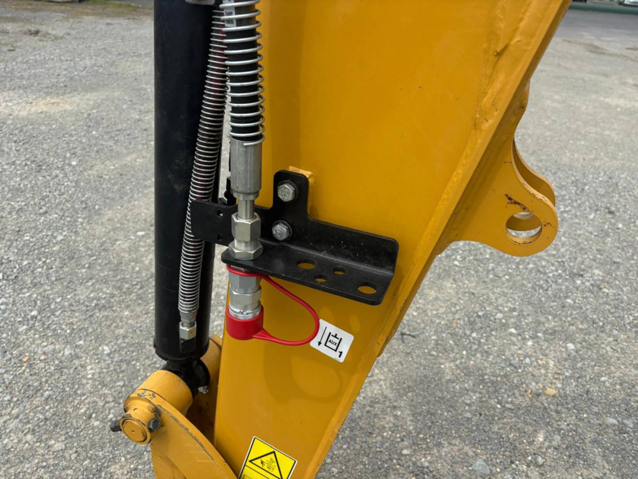 Crawler excavator CAT 305: picture 16