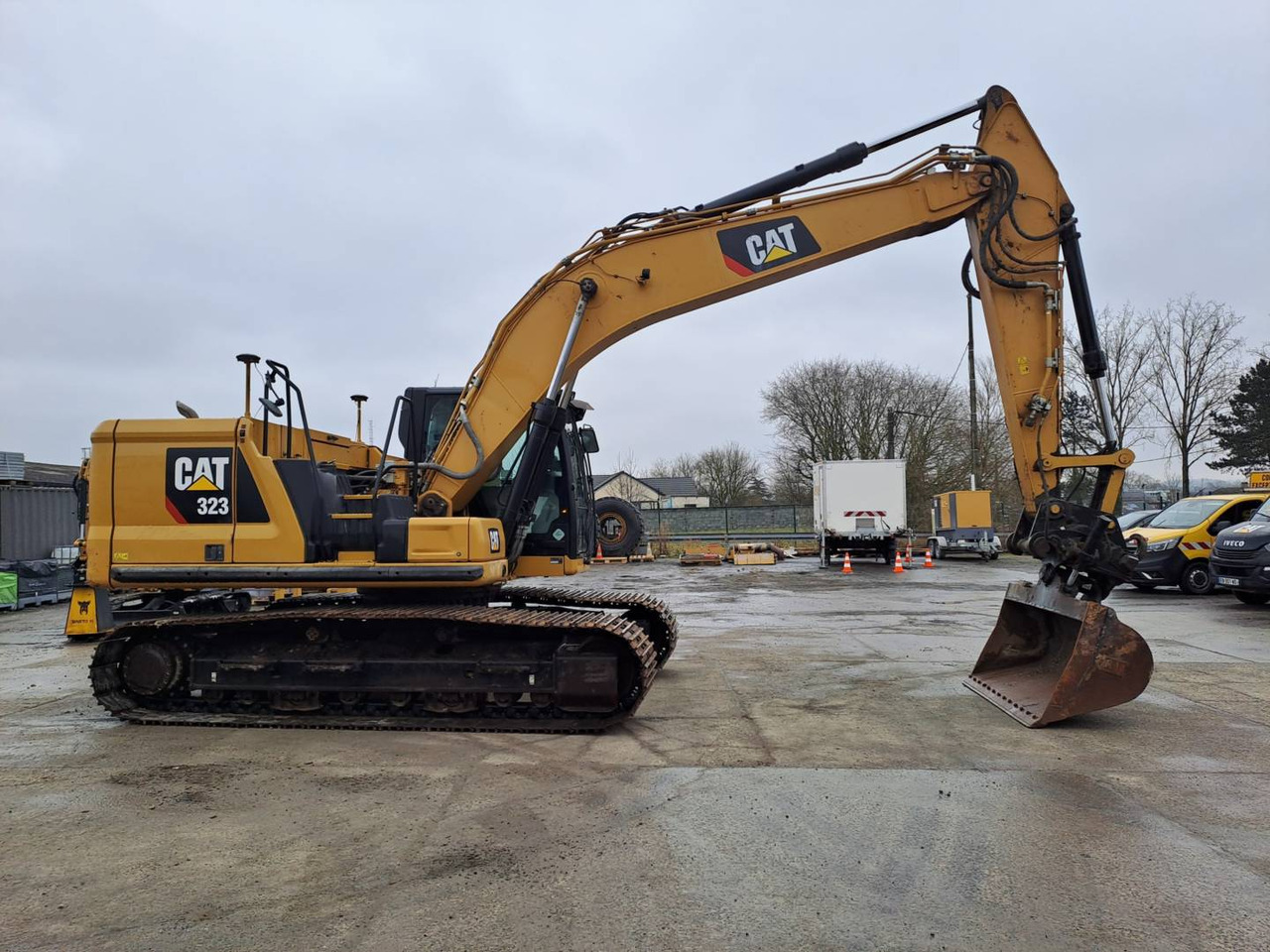 CAT 323 - Crawler excavator: picture 2 CAT 323 - Crawler excavator: picture 2
