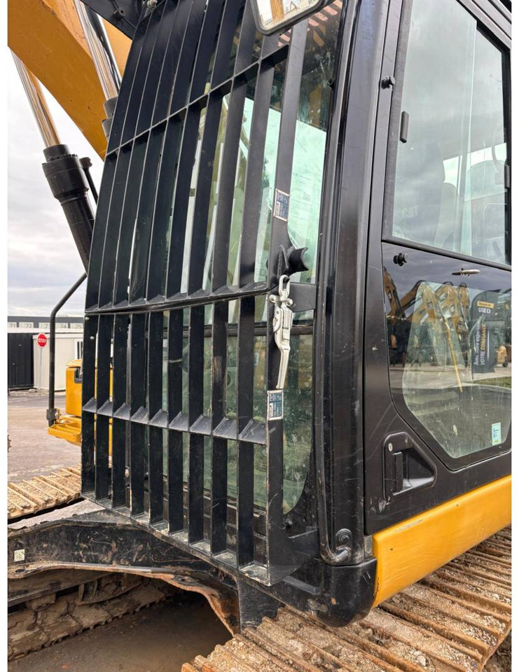 Crawler excavator CAT 323F: picture 18