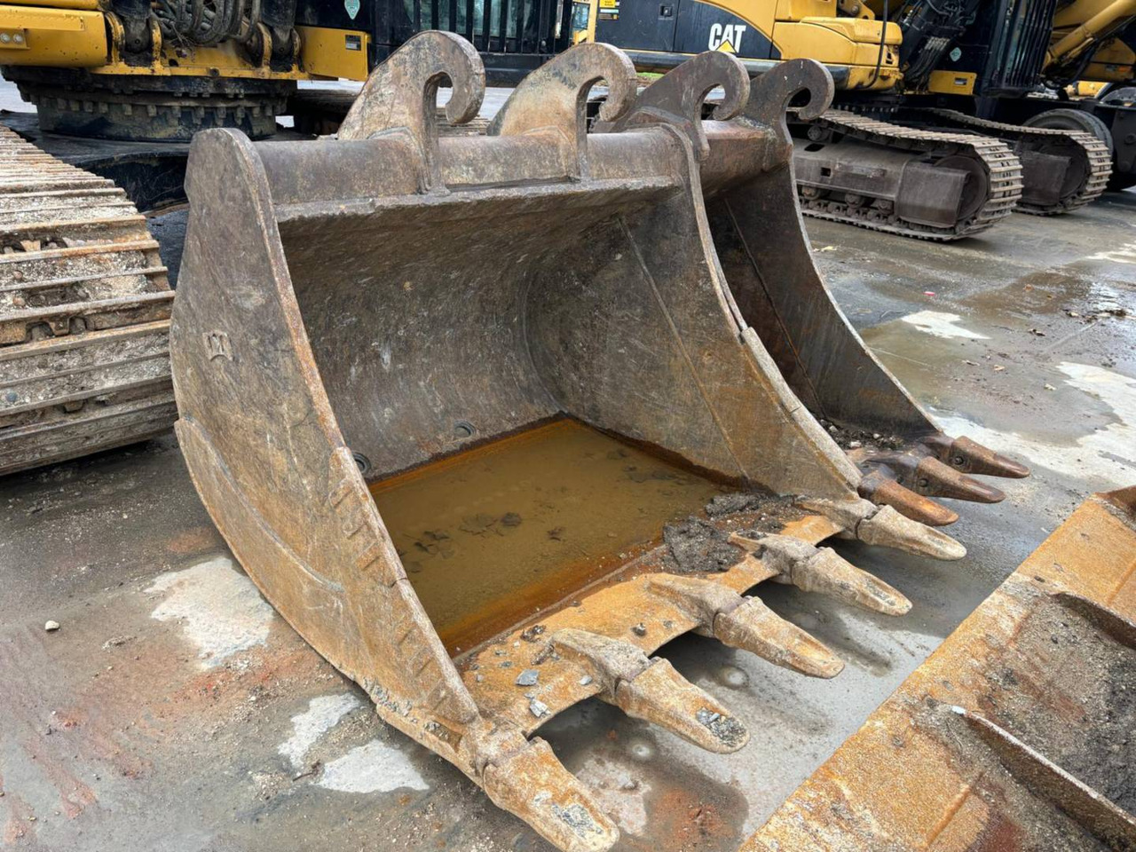 Crawler excavator CAT 323F: picture 22