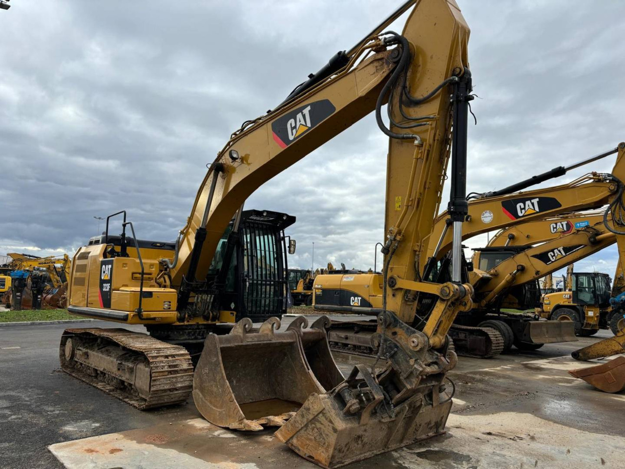 Crawler excavator CAT 323F: picture 12