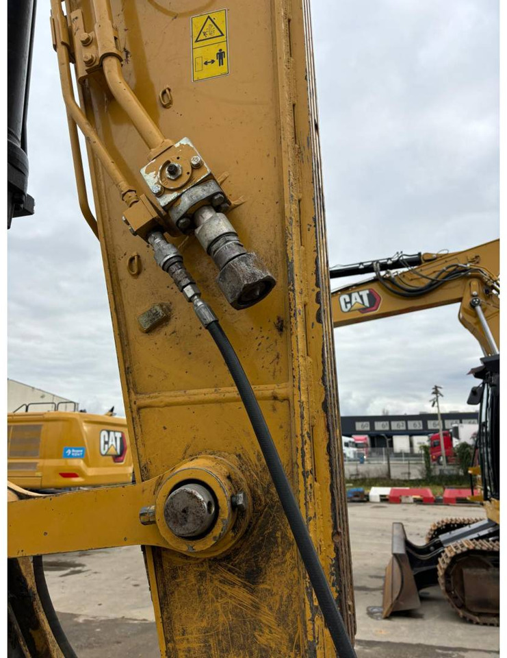 Crawler excavator CAT 323F: picture 19