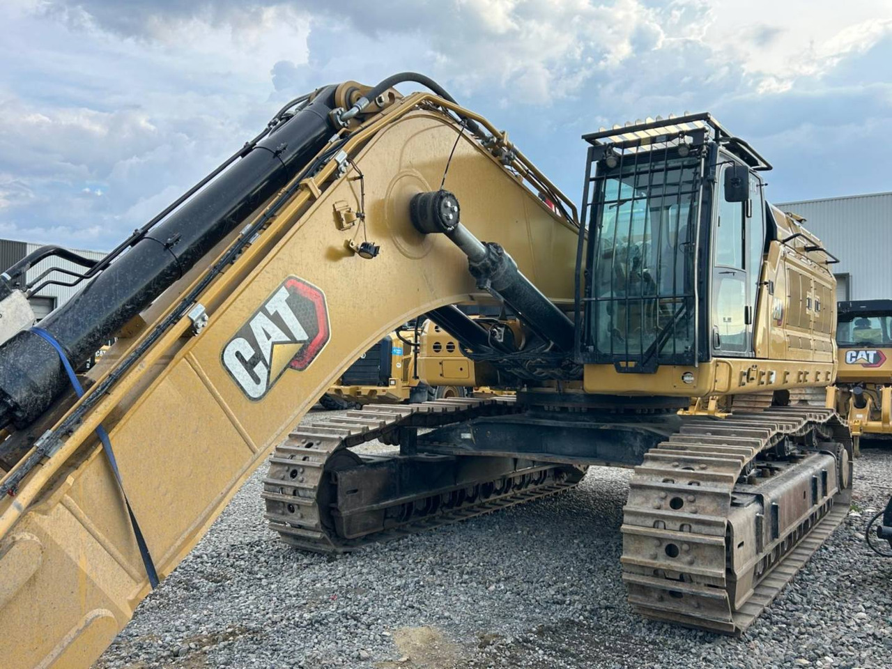 CAT 374 - Crawler excavator: picture 1 CAT 374 - Crawler excavator: picture 1