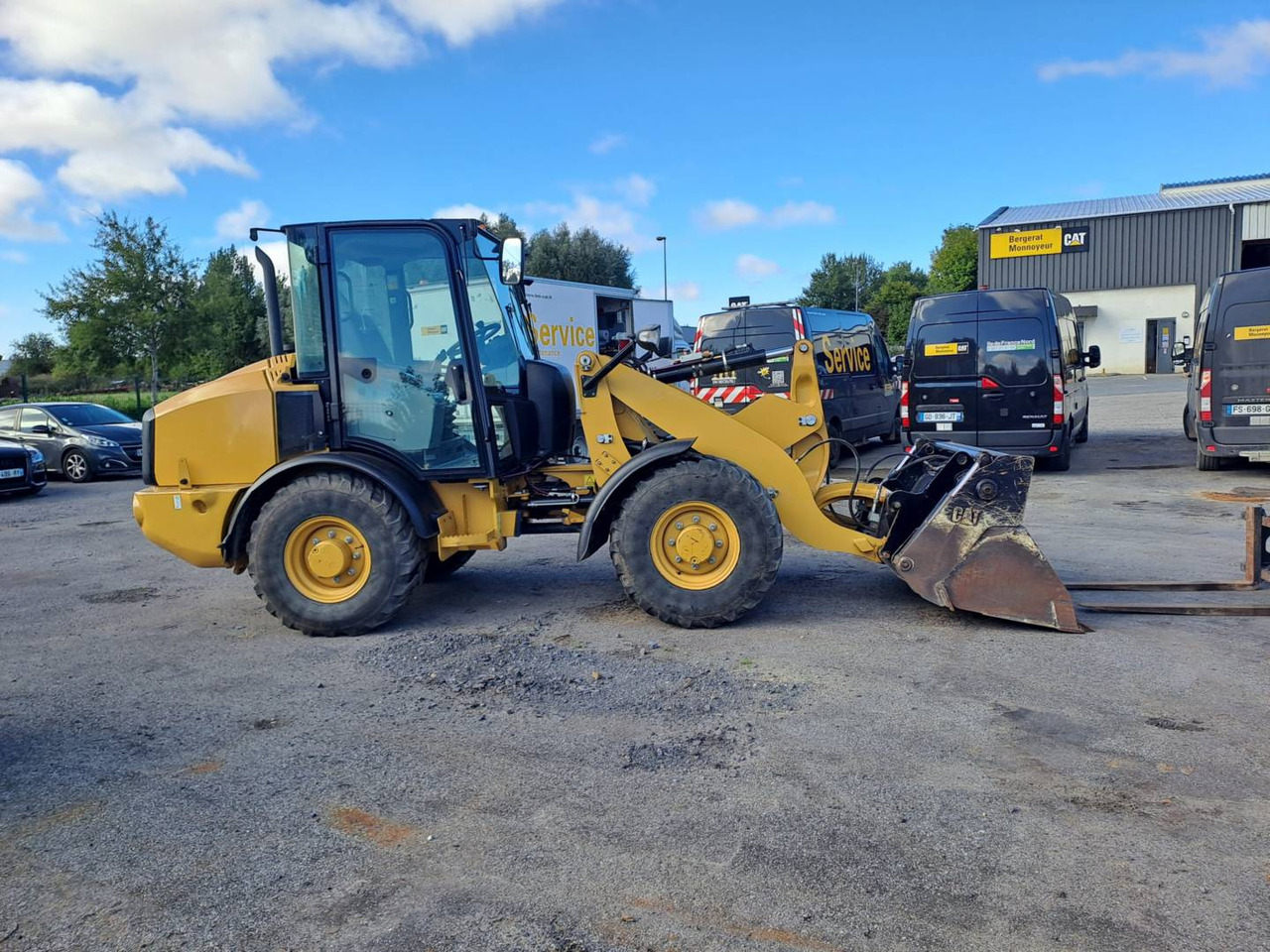 CAT 906M - Wheel loader: picture 1 CAT 906M - Wheel loader: picture 1