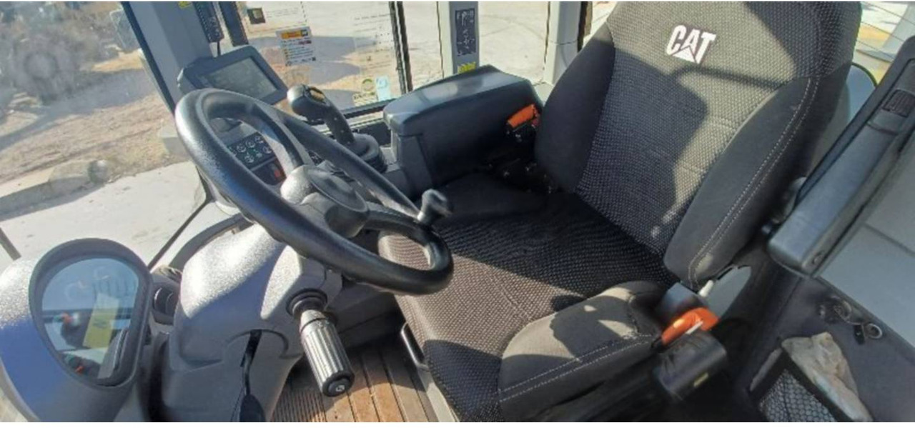Wheel loader CAT 938M: picture 13 Wheel loader CAT 938M: picture 13