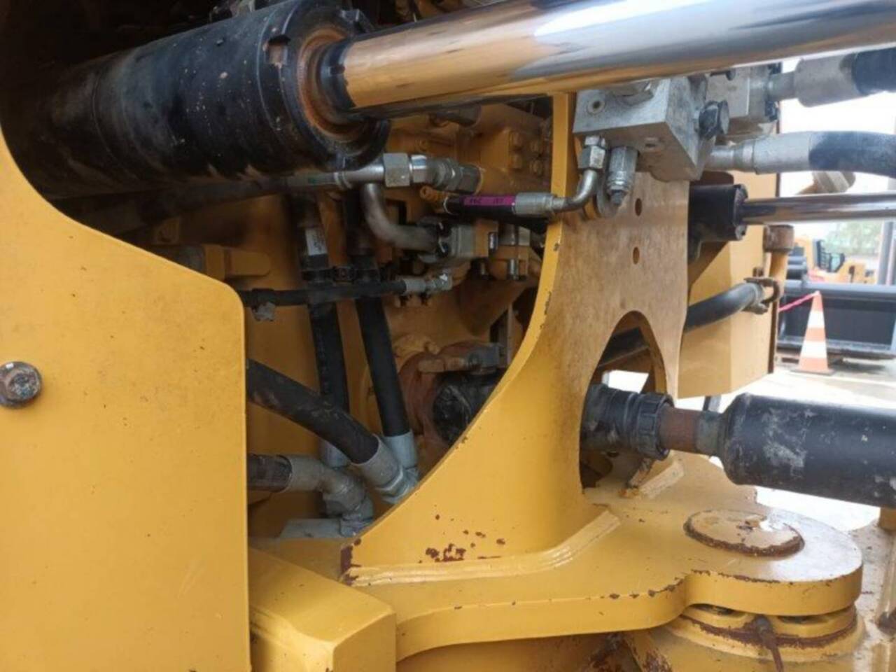 Wheel loader CAT 972M XE: picture 17