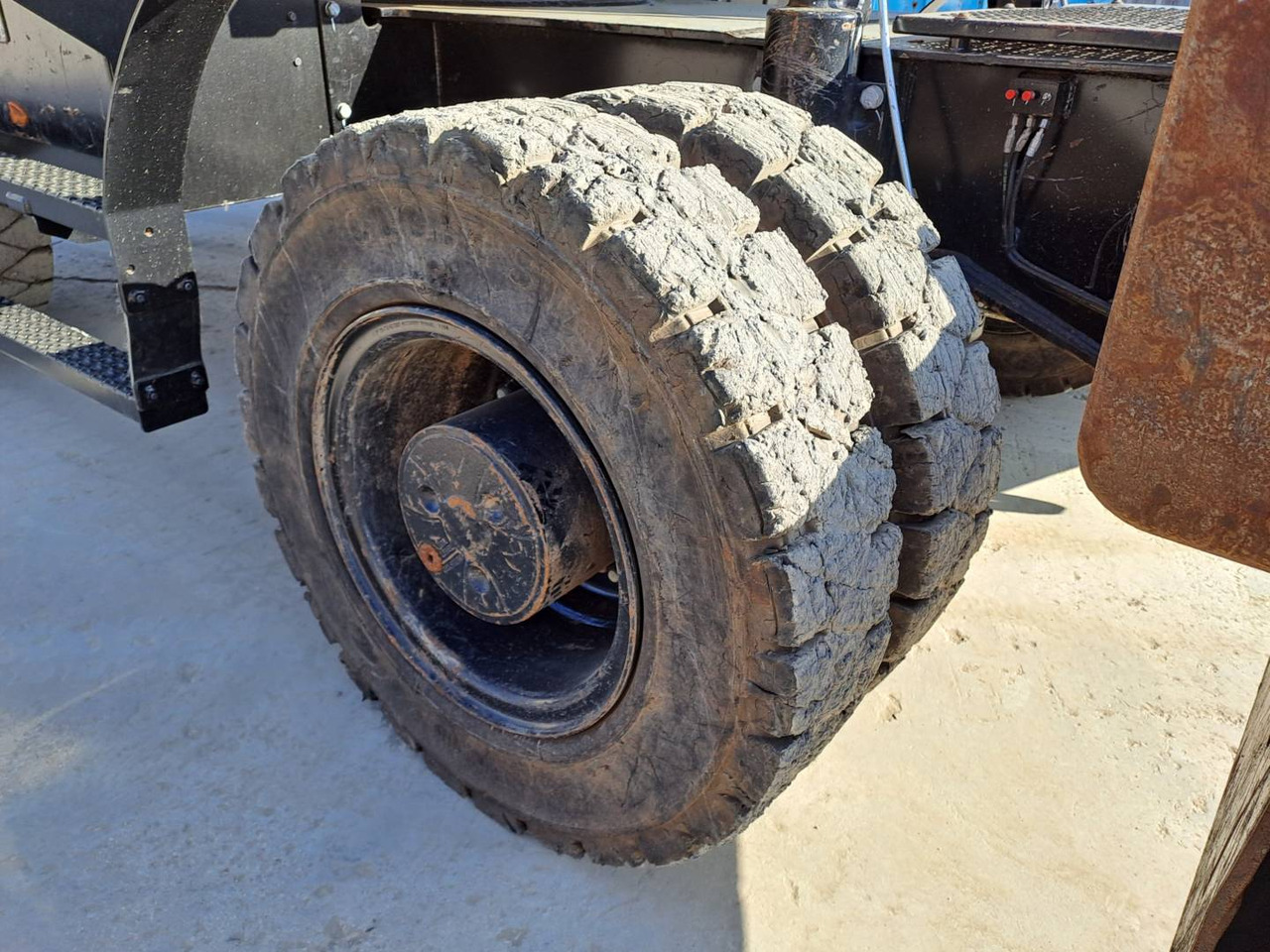 Wheel excavator CAT MH3026: picture 14