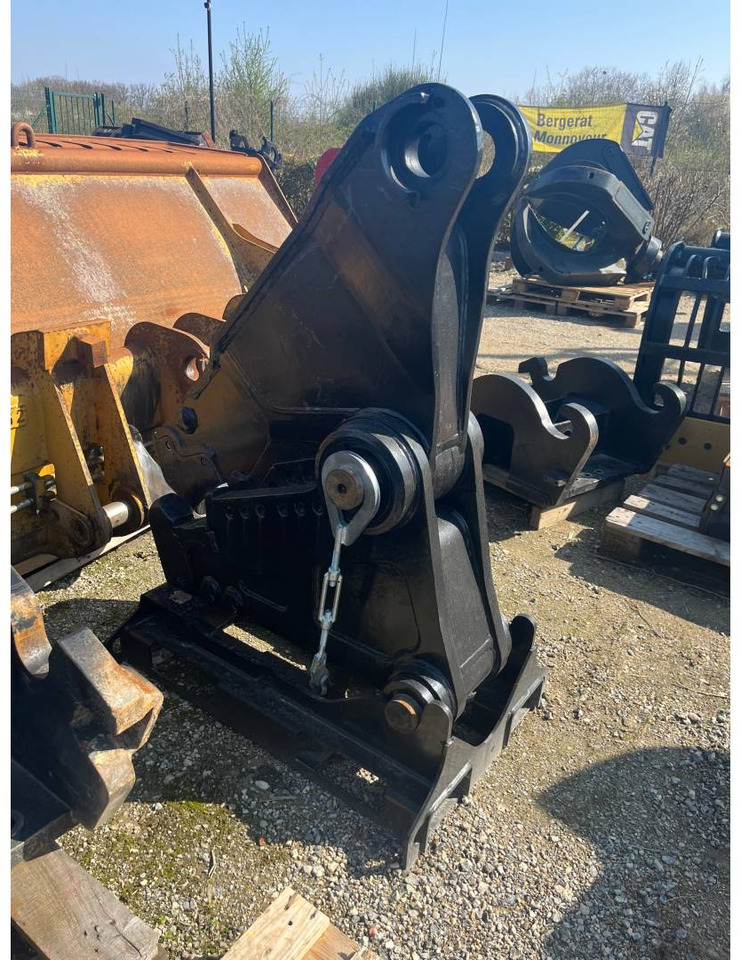 CAT MP318/CC - Demolition shears for Construction machinery: picture 4 CAT MP318/CC - Demolition shears for Construction machinery: picture 4