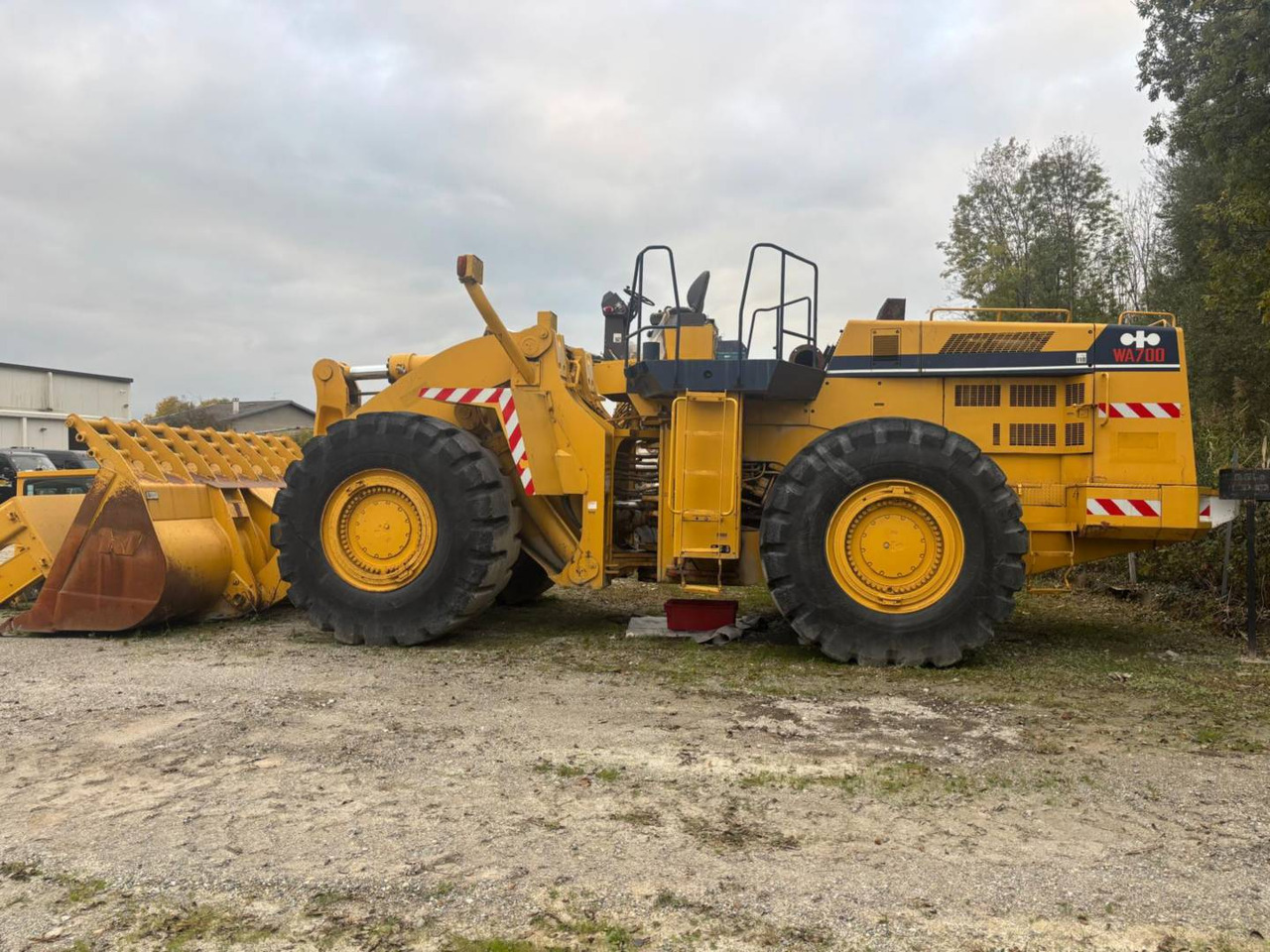 KOMATSU WA700 - Wheel loader: picture 3 KOMATSU WA700 - Wheel loader: picture 3