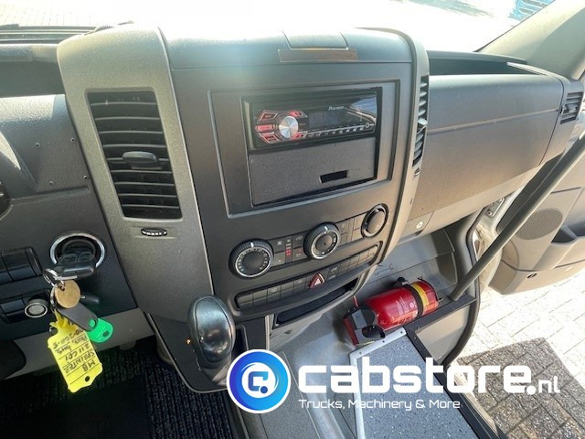 Minibus, Passenger van Mercedes-Benz SPRINTER  211 CDI - L2/H2-  Automatische versnellingsbak - 9 Persoons - Bouwjaar 2009 - APK tot 17-01-2026 ! - Side bars - Privacy glas - Airco: picture 10