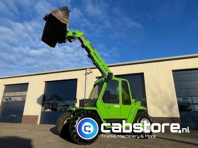 Merlo P25 9EVS Starre Verreiker - Bouwjaar 1994 - Urenstand tacho 8171 - Laadschop + palletvorken - 4x4x4 - Perkins Diesel - Telescopic handler: picture 1 Merlo P25 9EVS Starre Verreiker - Bouwjaar 1994 - Urenstand tacho 8171 - Laadschop + palletvorken - 4x4x4 - Perkins Diesel - Telescopic handler: picture 1