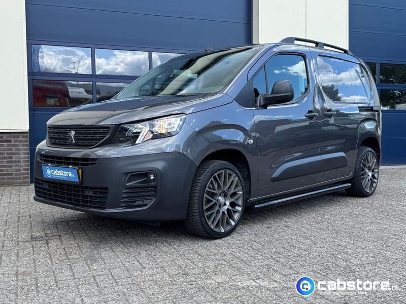 Peugeot Partner 1.5 Blue HDI Asphalt Euro 6 - Gesloten bestelwagen - Bouwjaar 2021 - Km 45.128 !! - Luxe uitvoering - Zeer mooi !! - Small van: picture 1 Peugeot Partner 1.5 Blue HDI Asphalt Euro 6 - Gesloten bestelwagen - Bouwjaar 2021 - Km 45.128 !! - Luxe uitvoering - Zeer mooi !! - Small van: picture 1