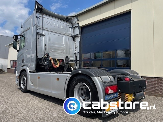 Scania R450 A4X2NA Highline Euro 6 - Retarder - Differentieelslot - Bouwjaar 11-2018 - Only Km 549.880 - APK tot 03-2026 - Tractor unit: picture 3 Scania R450 A4X2NA Highline Euro 6 - Retarder - Differentieelslot - Bouwjaar 11-2018 - Only Km 549.880 - APK tot 03-2026 - Tractor unit: picture 3