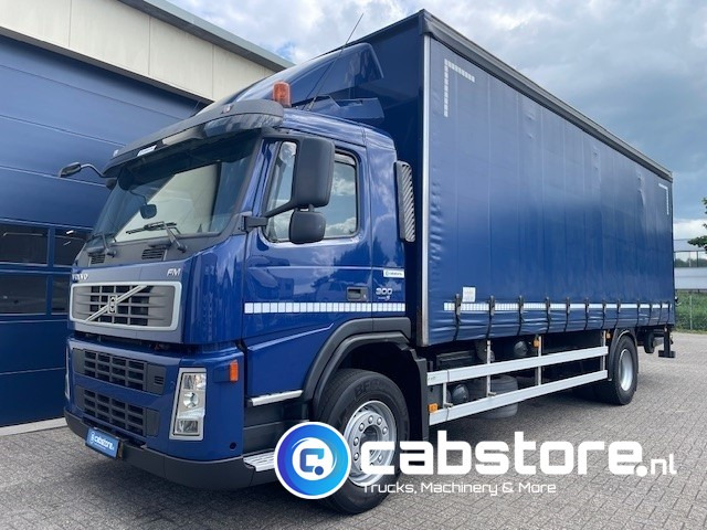 Volvo FM9 4X2R FAL9.0 RAD-A4 Volvo FM300 4x2 Euro 5 bakwagen - Schuifzeilen - Laadklep 2000 kg - Bouwjaar 2008 - Kooi-Aap heftruck - Box van: picture 2 Volvo FM9 4X2R FAL9.0 RAD-A4 Volvo FM300 4x2 Euro 5 bakwagen - Schuifzeilen - Laadklep 2000 kg - Bouwjaar 2008 - Kooi-Aap heftruck - Box van: picture 2