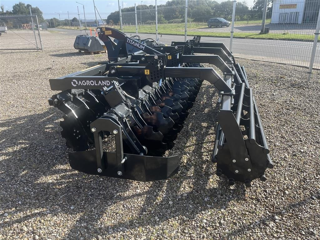 Agroland Titanum 400 - Power harrow: picture 4 Agroland Titanum 400 - Power harrow: picture 4