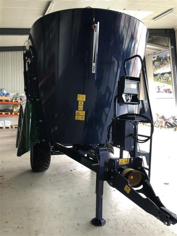 EVO 12 - Forage mixer wagon: picture 4 EVO 12 - Forage mixer wagon: picture 4
