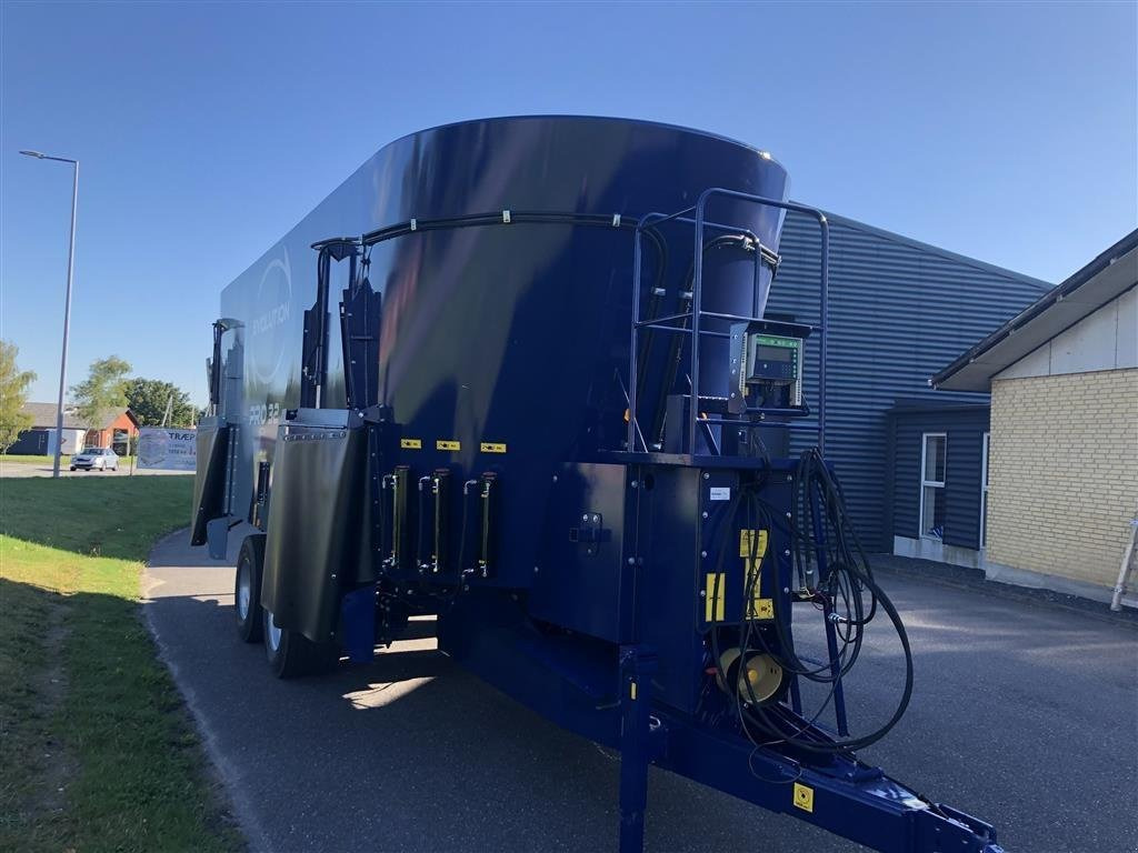 EVO 32 Pro - Forage mixer wagon: picture 4 EVO 32 Pro - Forage mixer wagon: picture 4
