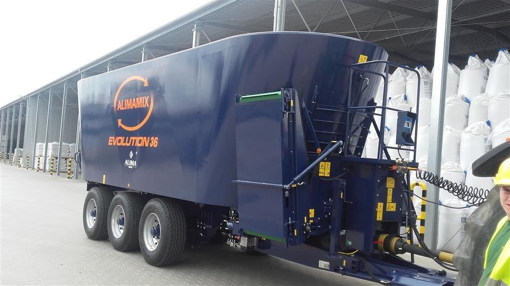 Sonstiges - Forage mixer wagon: picture 1 Sonstiges - Forage mixer wagon: picture 1