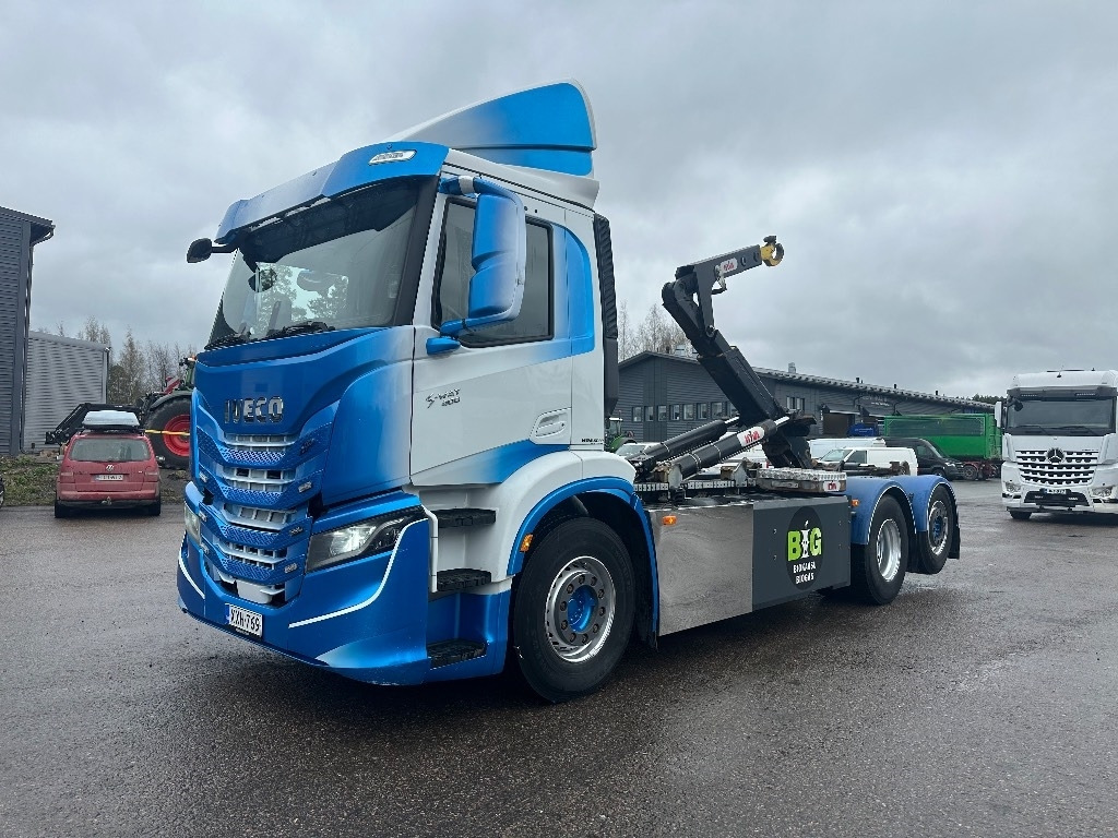 Iveco AD 260S40 Y/FS CNG - Hook lift truck: picture 1 Iveco AD 260S40 Y/FS CNG - Hook lift truck: picture 1