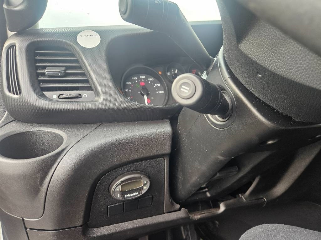 Box van Iveco Daily 70C17: picture 12