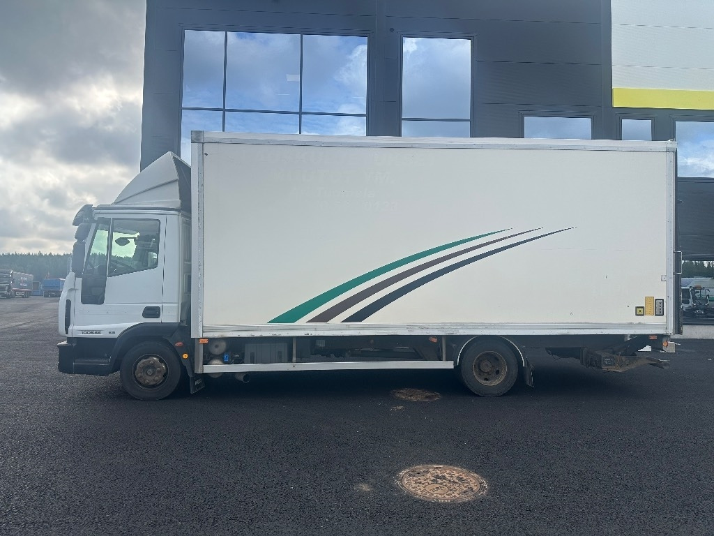 Iveco Eurocargo 100 E22  - Box truck: picture 5 Iveco Eurocargo 100 E22  - Box truck: picture 5