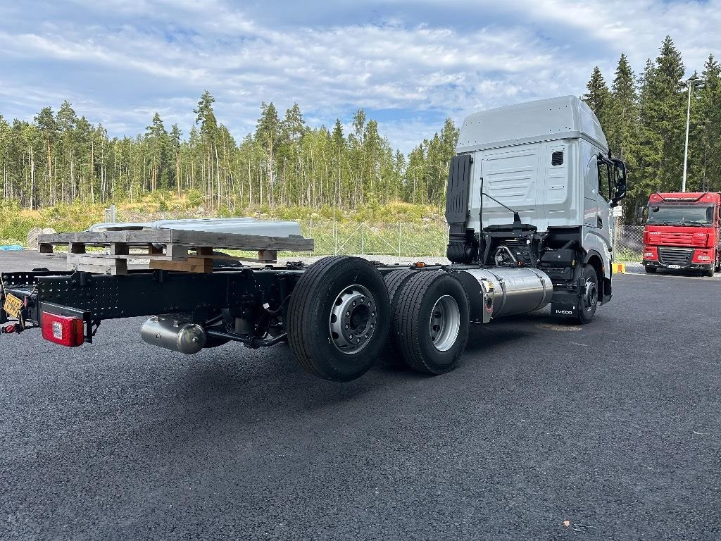 Iveco S-Way AS26S50 NP 2xLNG 6x2*4  - Cab chassis truck: picture 4 Iveco S-Way AS26S50 NP 2xLNG 6x2*4  - Cab chassis truck: picture 4