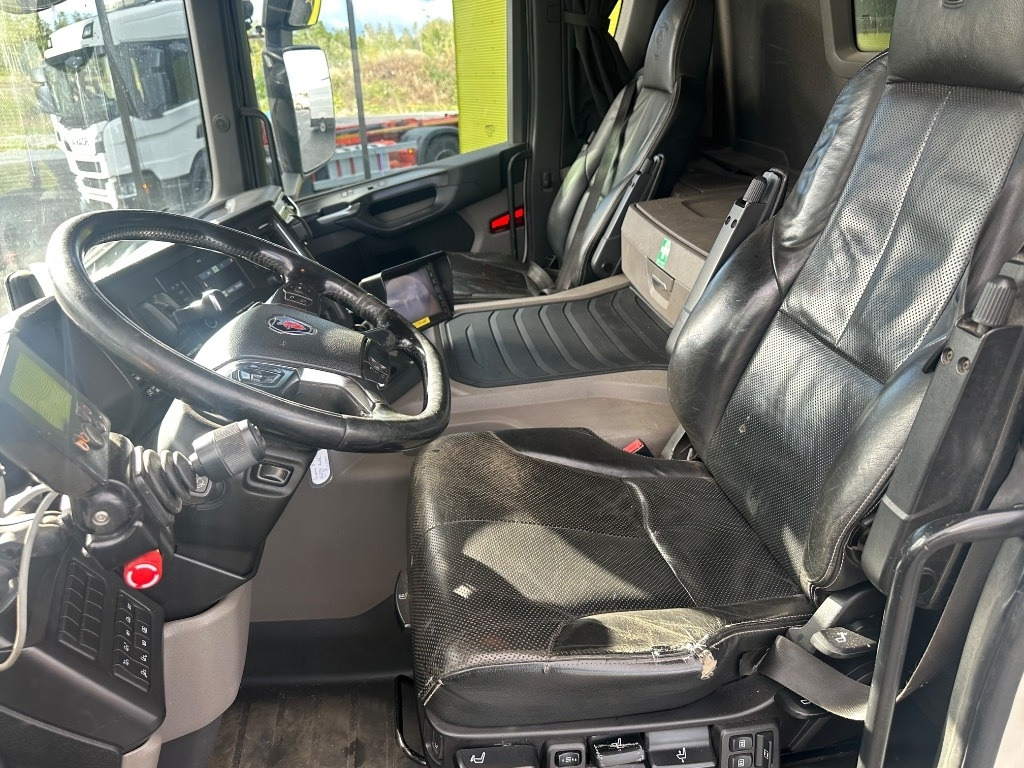 Hook lift truck Scania P 370 6x2*4: picture 13