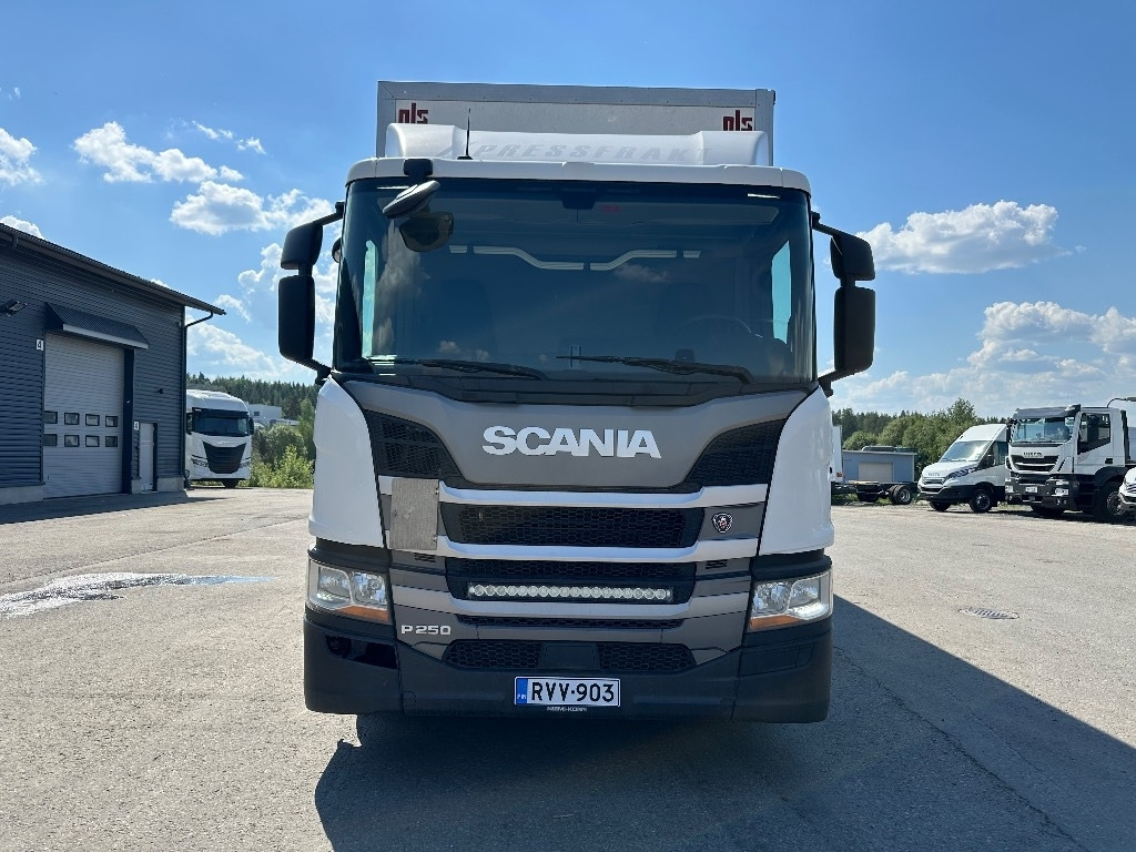 Scania P250 - Box truck: picture 2 Scania P250 - Box truck: picture 2